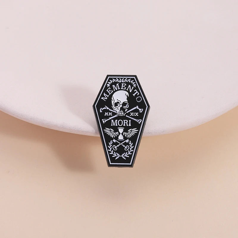 Memento Mori Skull Enamel Pin Gothic Skeleton Coffin Halloween Brooch Lapel Backpack Badge Jewelry Accessories Gift for Friends